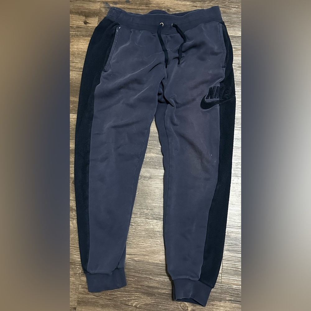 Nike Dark Navy Fleece Jogger Sweatpants Medium  (SLIGHTLY STAINED see pictures)